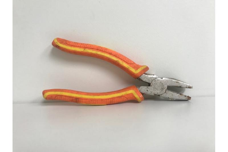 MasterCraft Flat Jaw Grip Pliers with Snipper