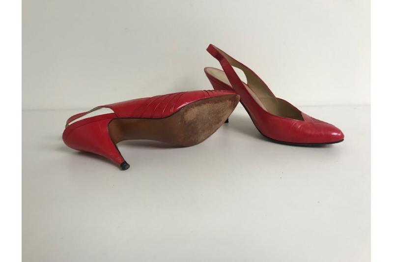 Vintage Look Red Evan-Picone Heels