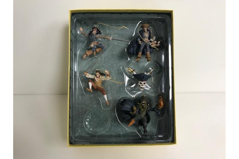 Disney Pirates of the Caribbean Dead Man's Chest Storybook 5 pc Ornament Set