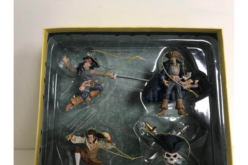 Disney Pirates of the Caribbean Dead Man's Chest Storybook 5 pc Ornament Set