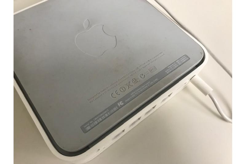 2011 Apple AirPort Extreme Base Station