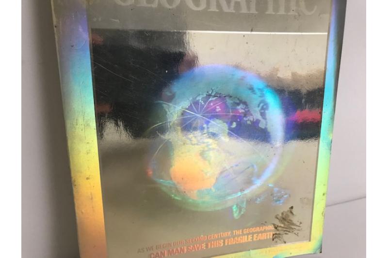 1988 National Geographic Special Hologram Cover Magazine