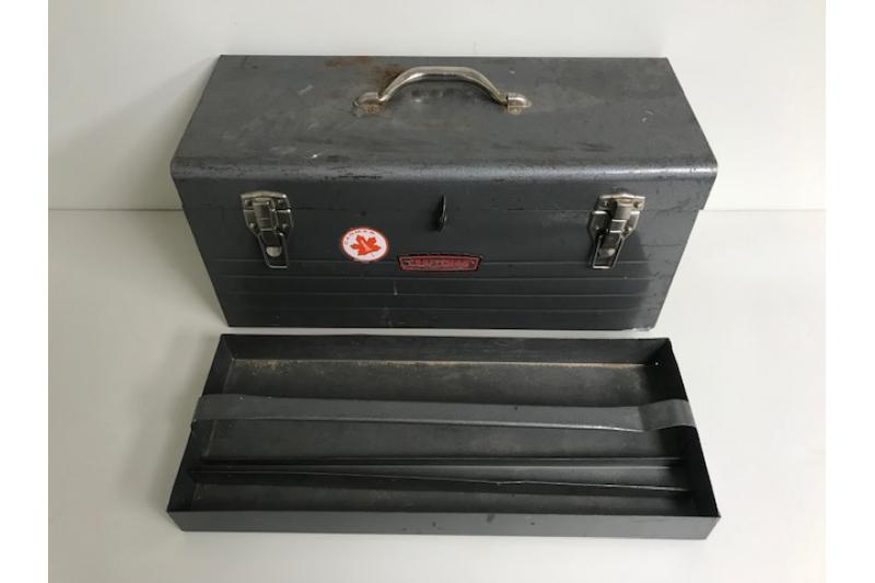 Large Vintage Craftsman Metal Toolbox (20 x 10)