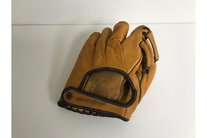 Vintage Winnwell 9964 Cowhide Baseball Glove with Ball