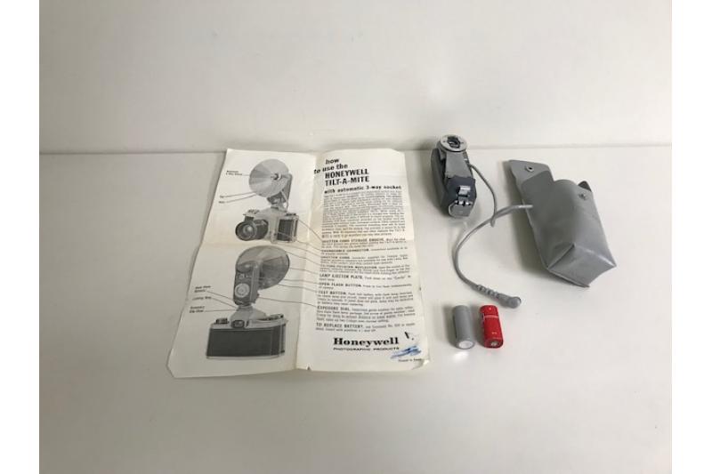 Vintage Honeywell Tilt-A-Mite Flash Gun
