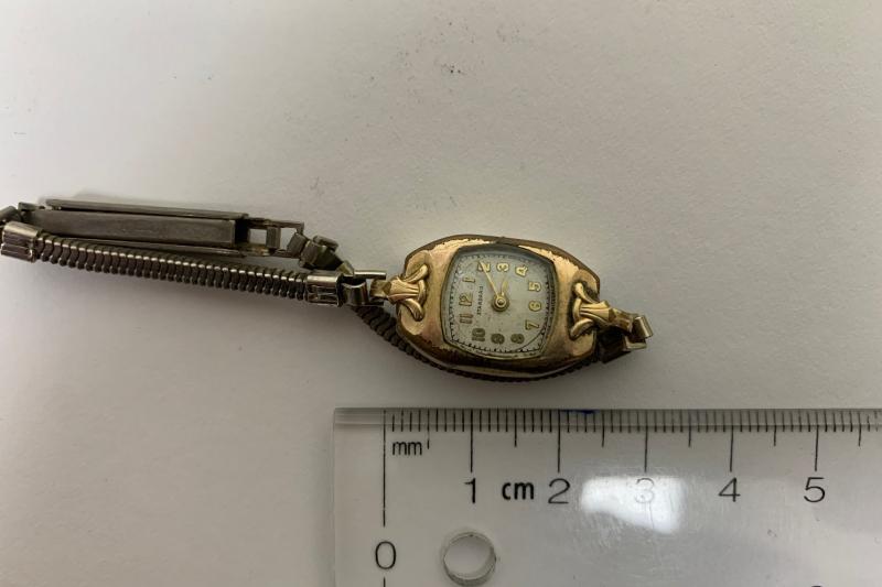 Standard Gold Female watch with unique band (For Repair)